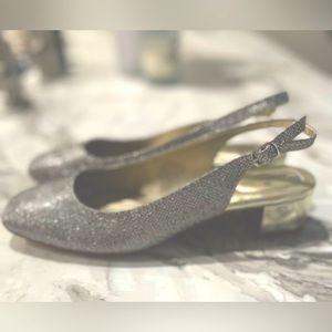 SILVERY metallic BANDILINO candra. Short Clear block heel ,Looks Stylish!